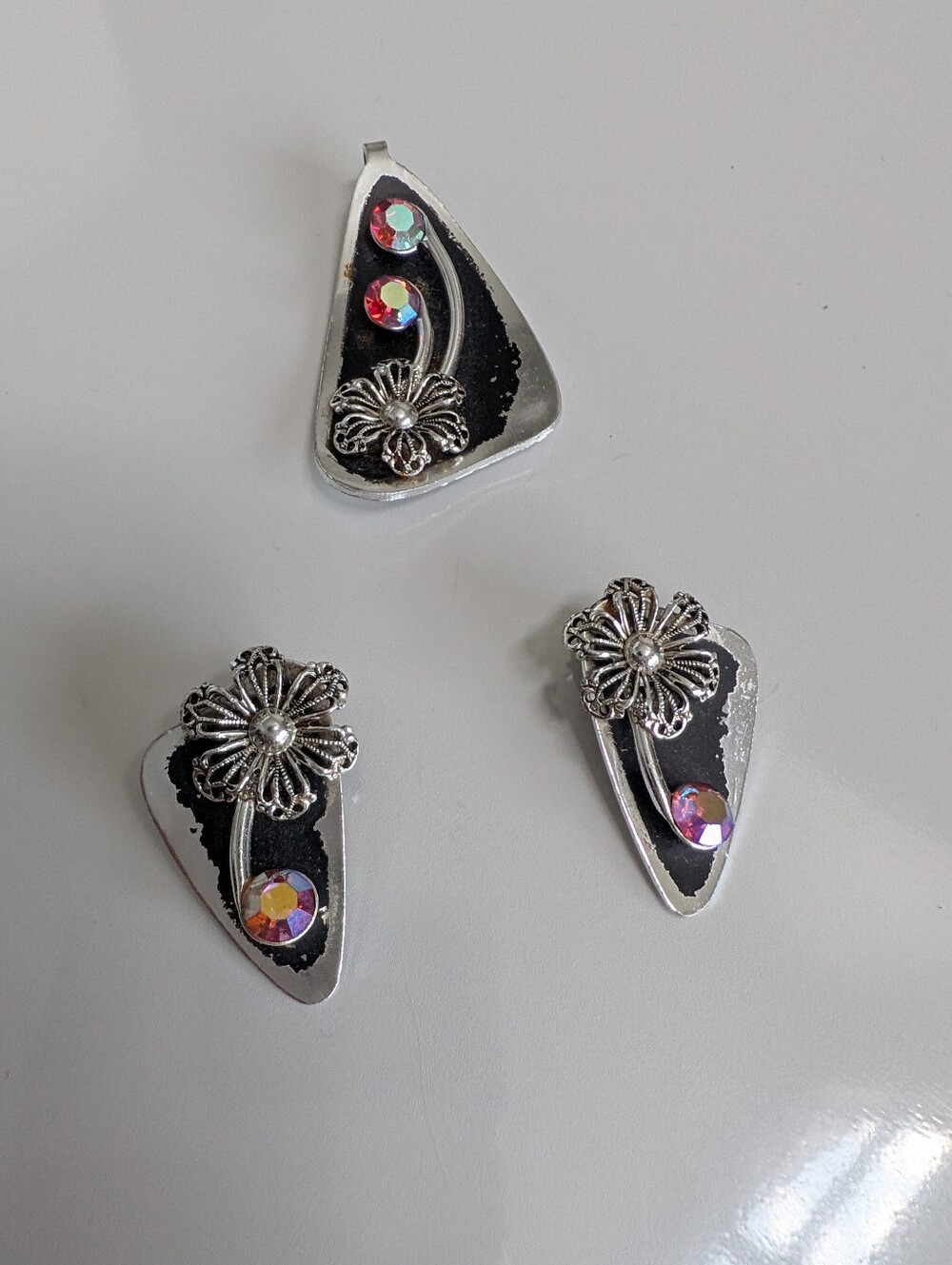 Vintage Silver Tone Enamel Rhinestone Flower Pendant Clip Earrings Set